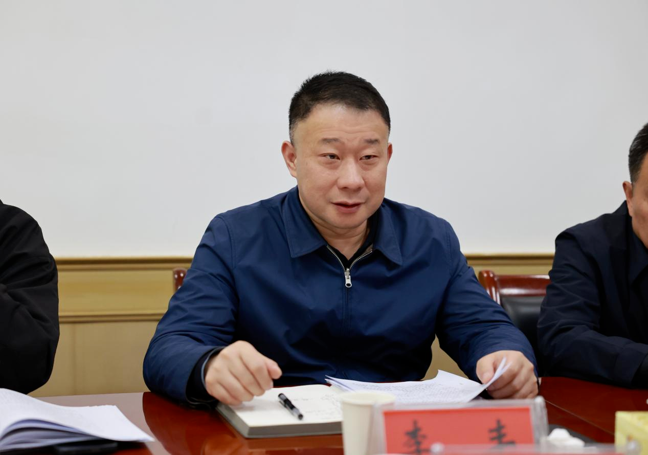 李丰调研全区政法工作